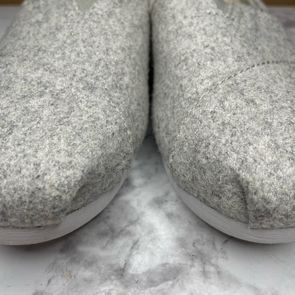 TOMS Seasonal Classic Alpargata Drizzle Grey Felt/Faux Shearling - Picture 6 of 11